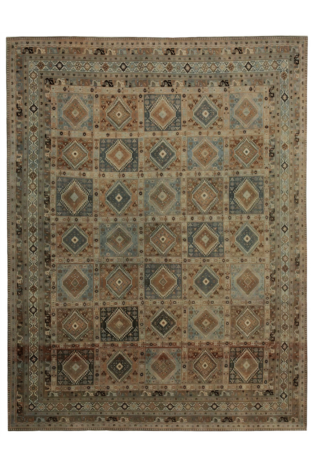 Antique Persian Shiraz Traditional Rug 97315
