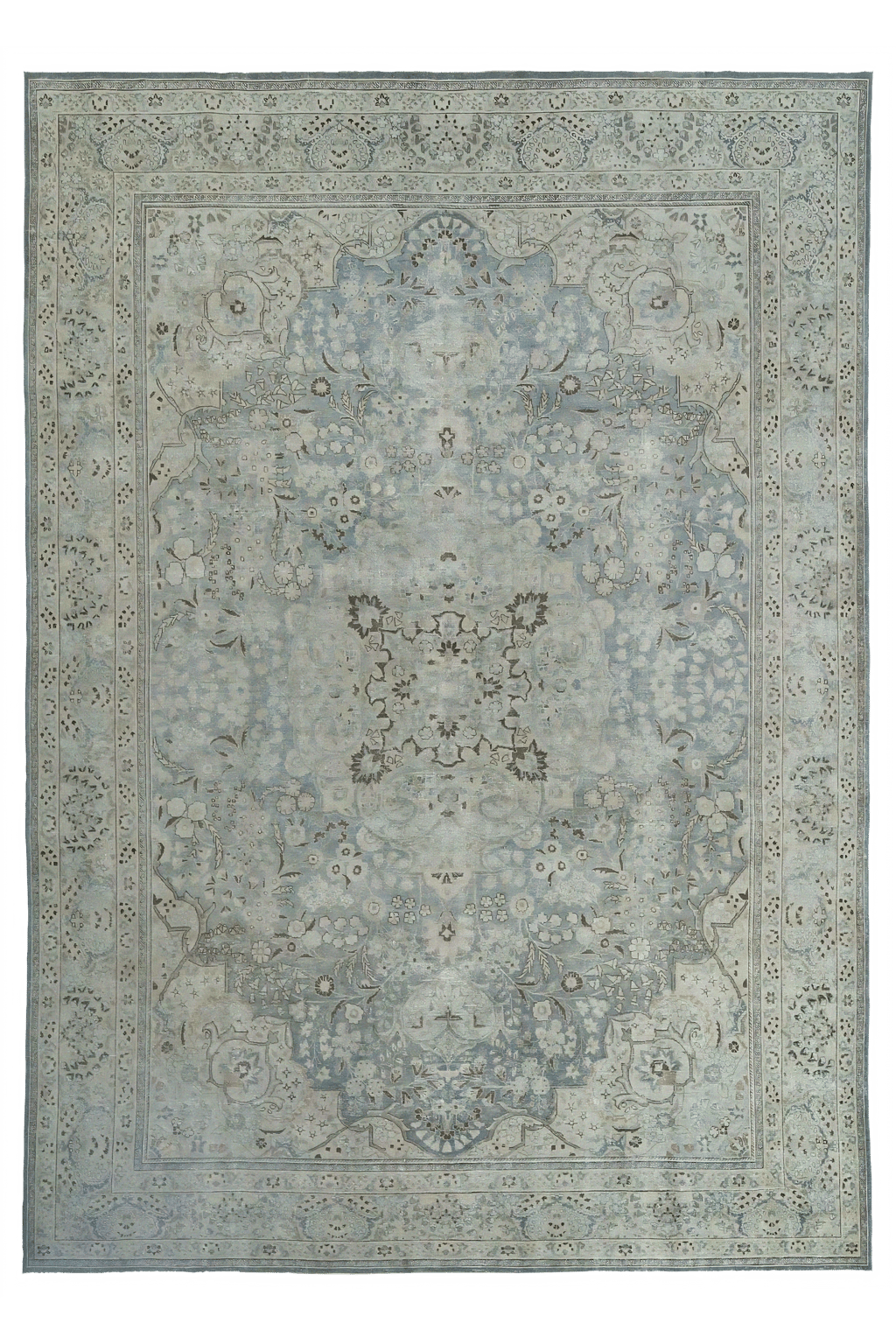 Antique Persian Tabriz Traditional Rug 97553