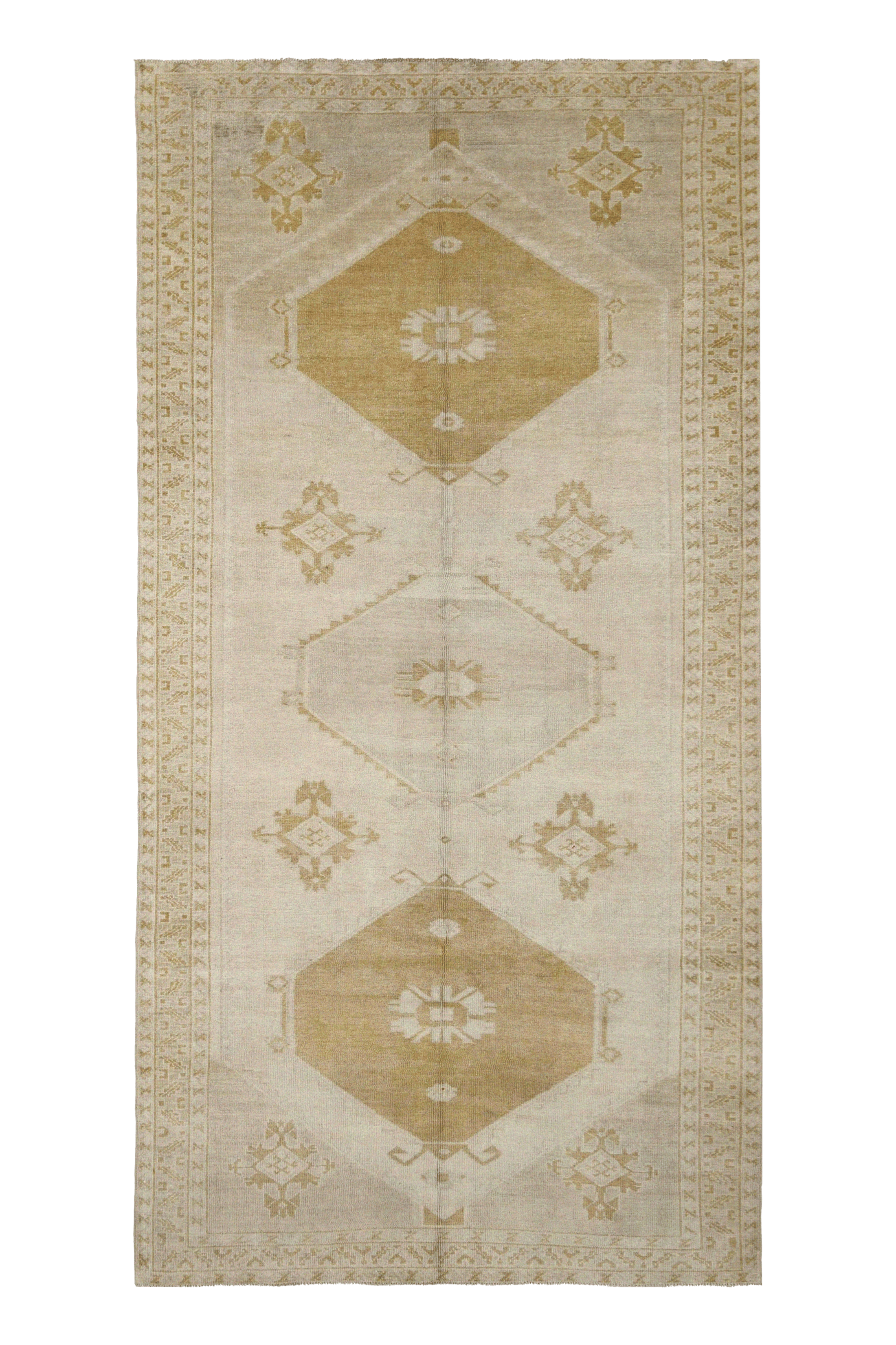 Antique Turkey Traditional Rug 93050
