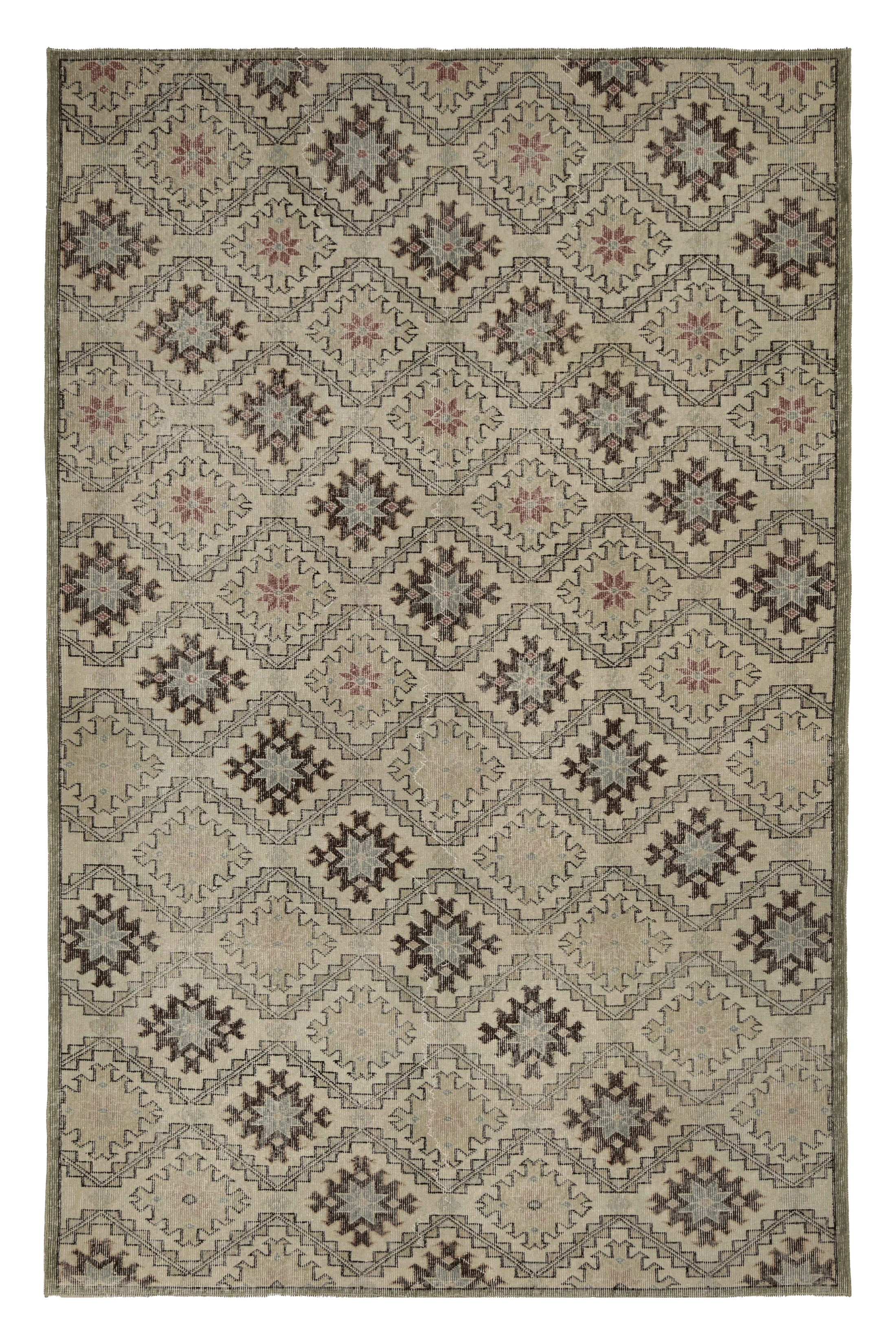 Antique Turkey Traditional Rug 93060