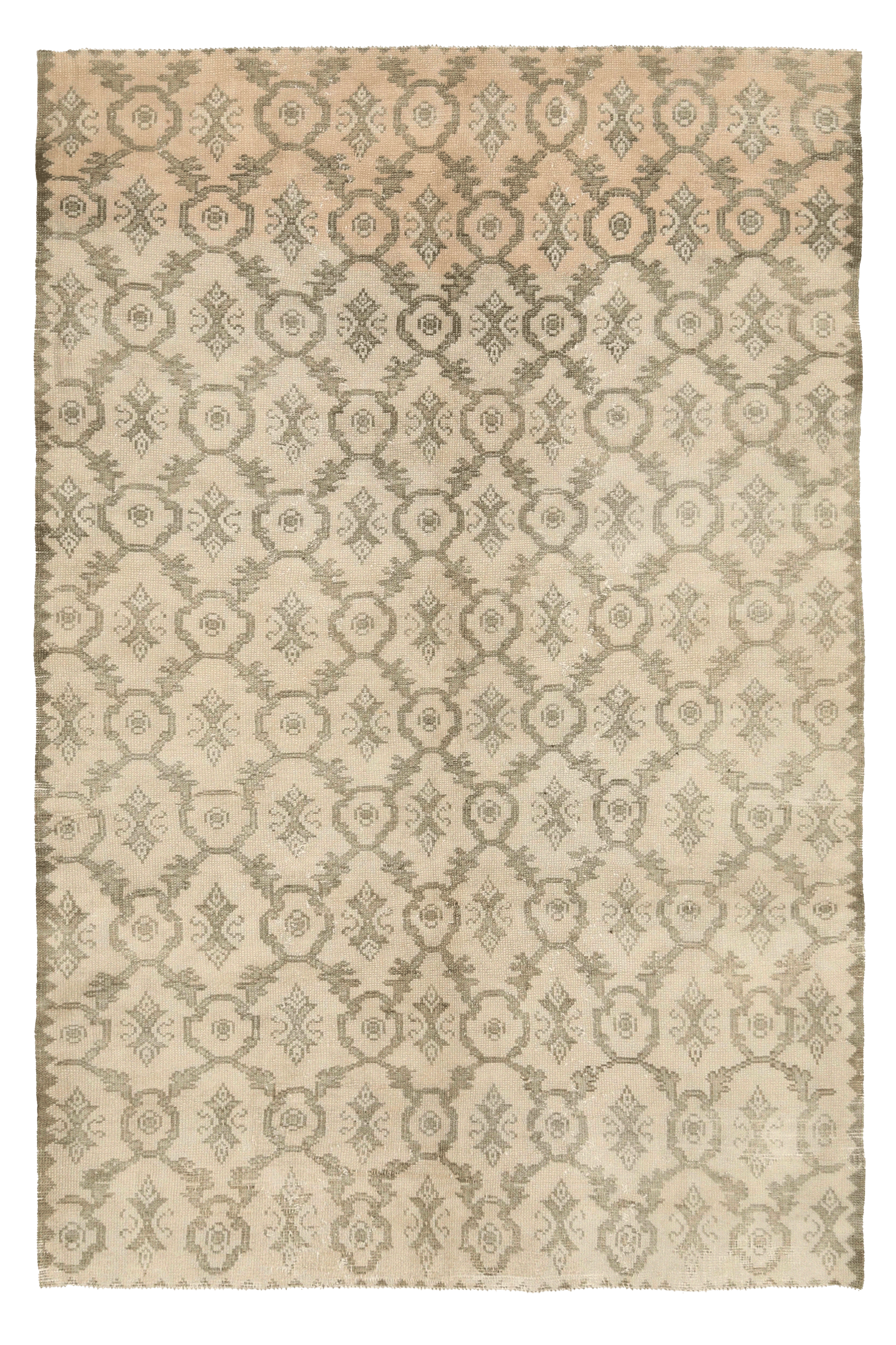 Antique Turkey Traditional Rug 93075