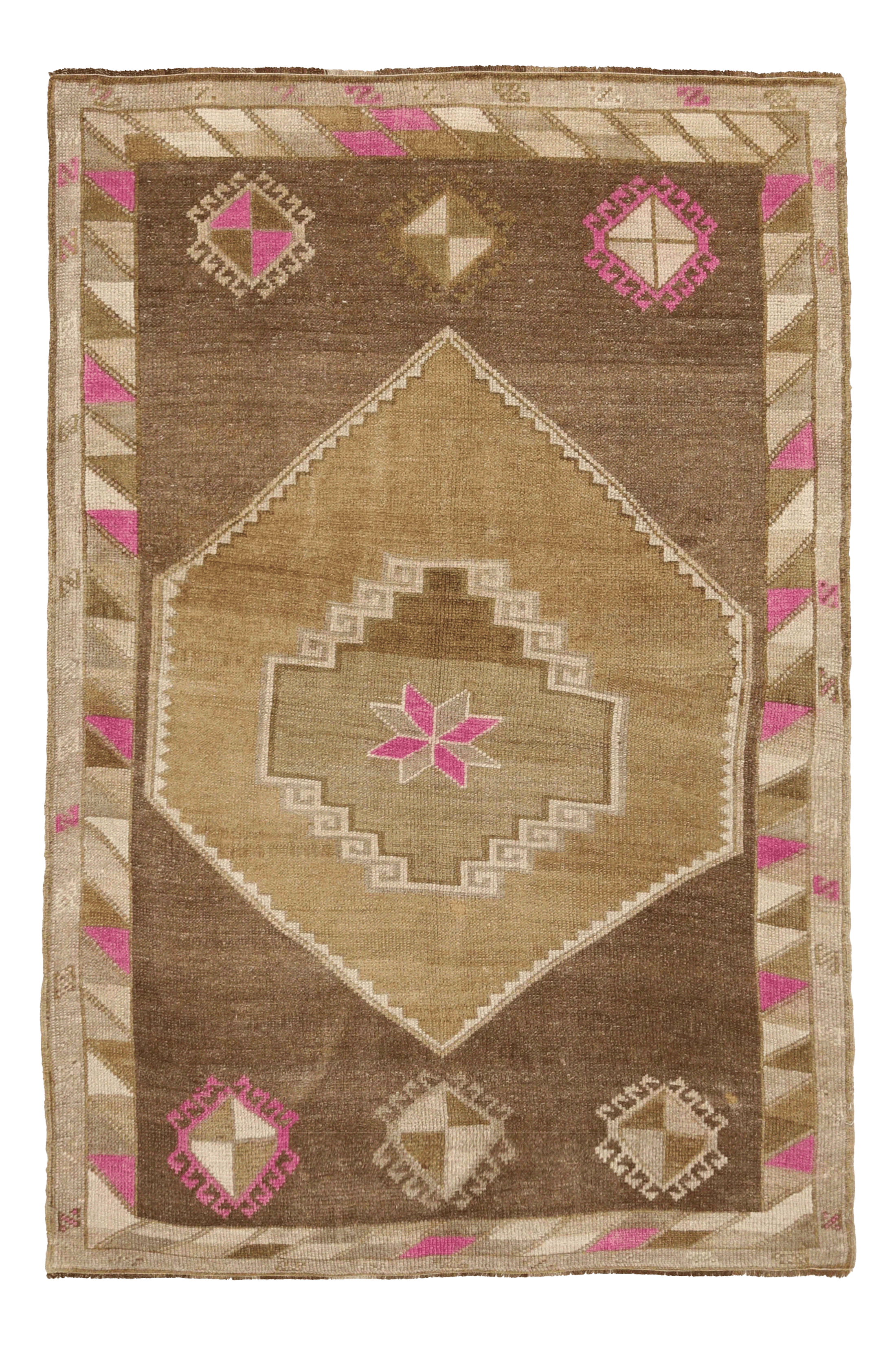 Antique Turkey Traditional Rug 93081