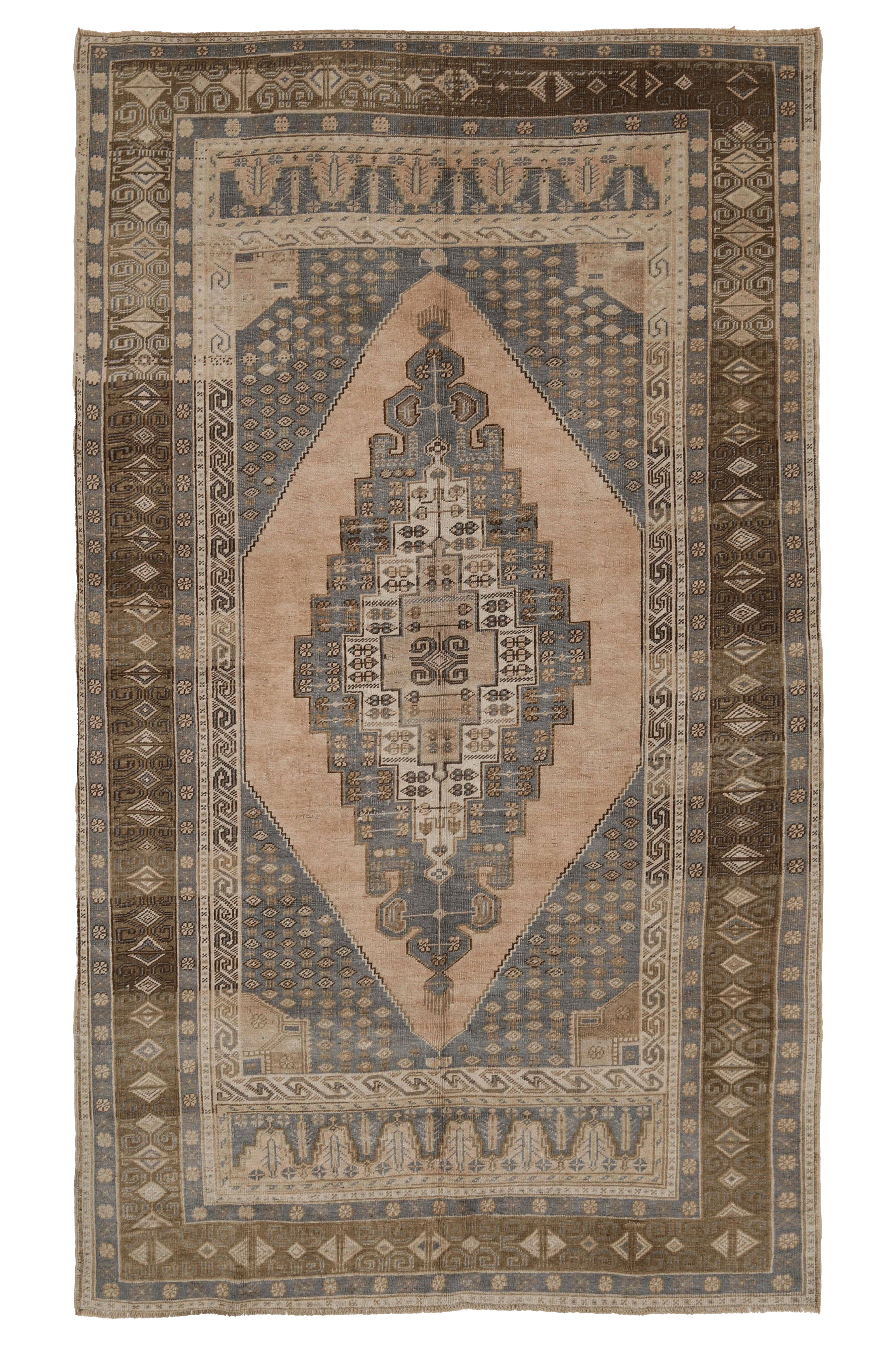 Antique Turkey Traditional Rug 93091