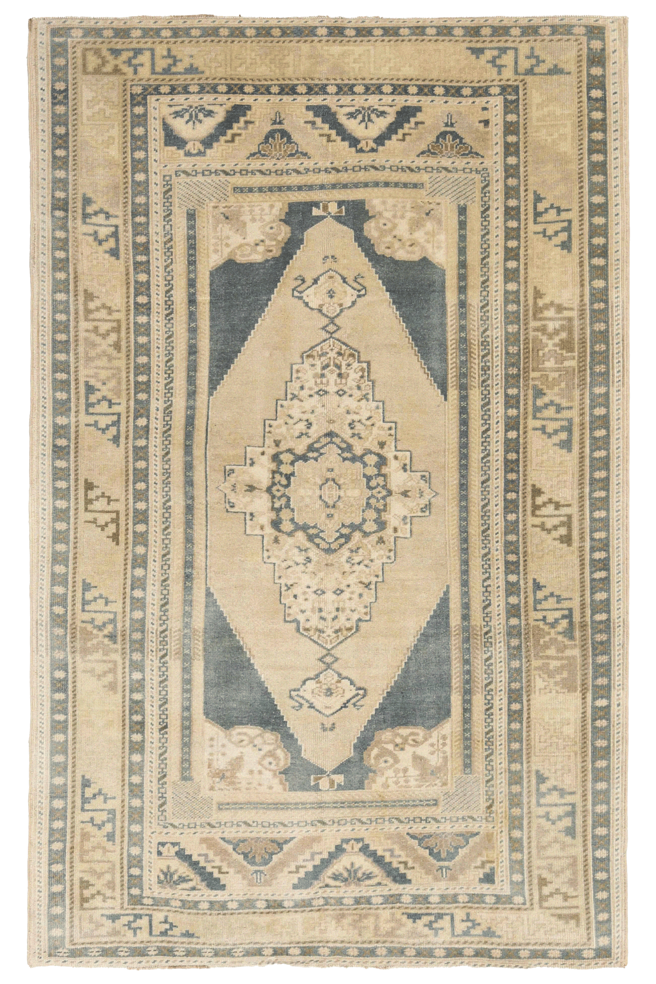Antique Turkey Traditional Rug 93162