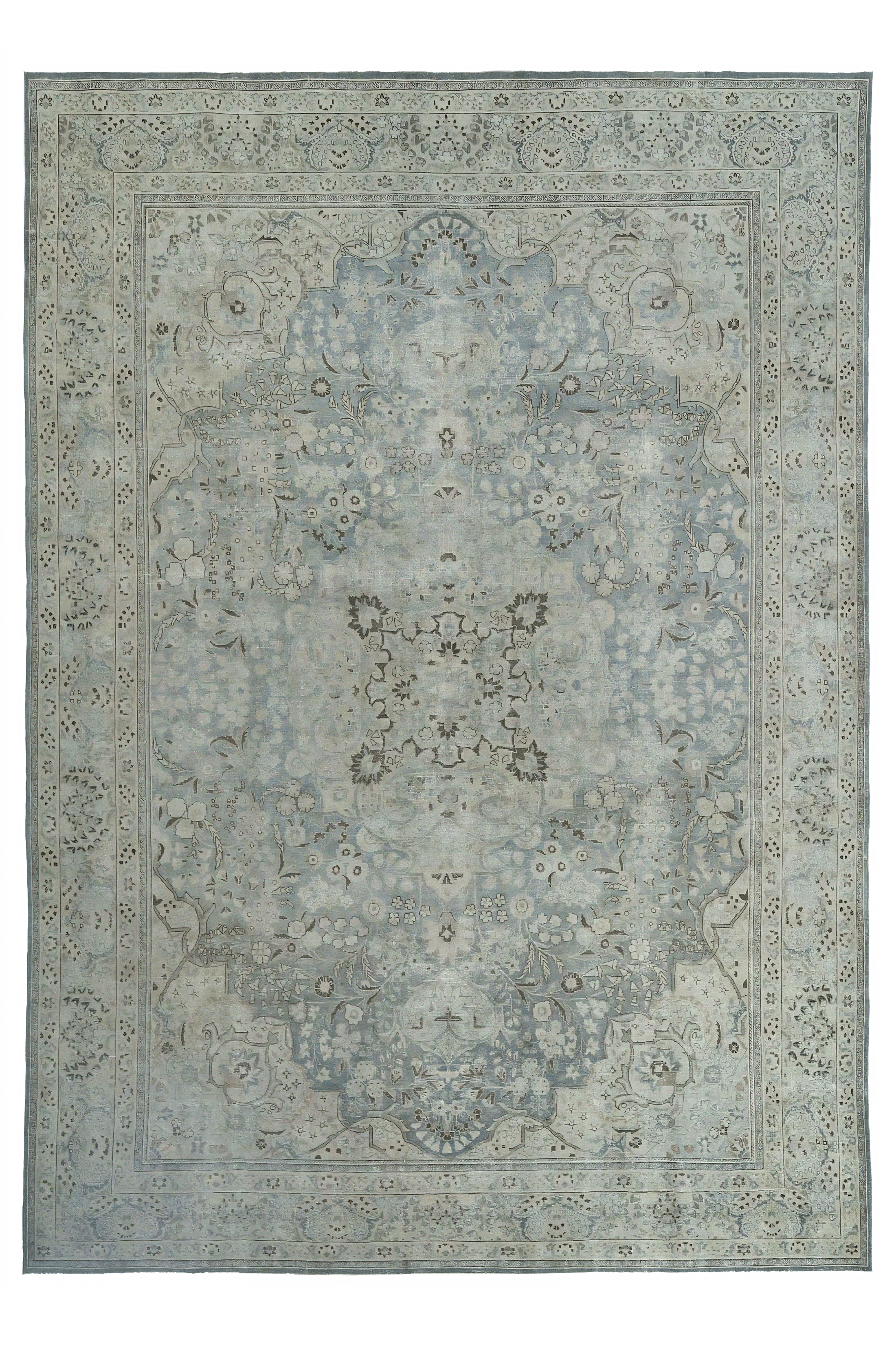 Antique Persian Tabriz Traditional Rug 97553